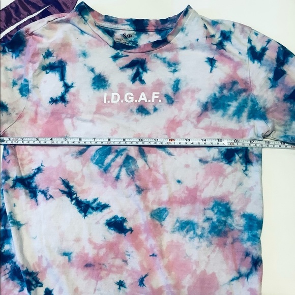 💜3/$30 Tie dye Small I.D.G.A.F. Graphic Tee - Picture 5 of 6